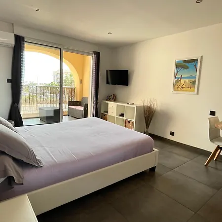 Le Port Confort Terrasse Clim شقة *